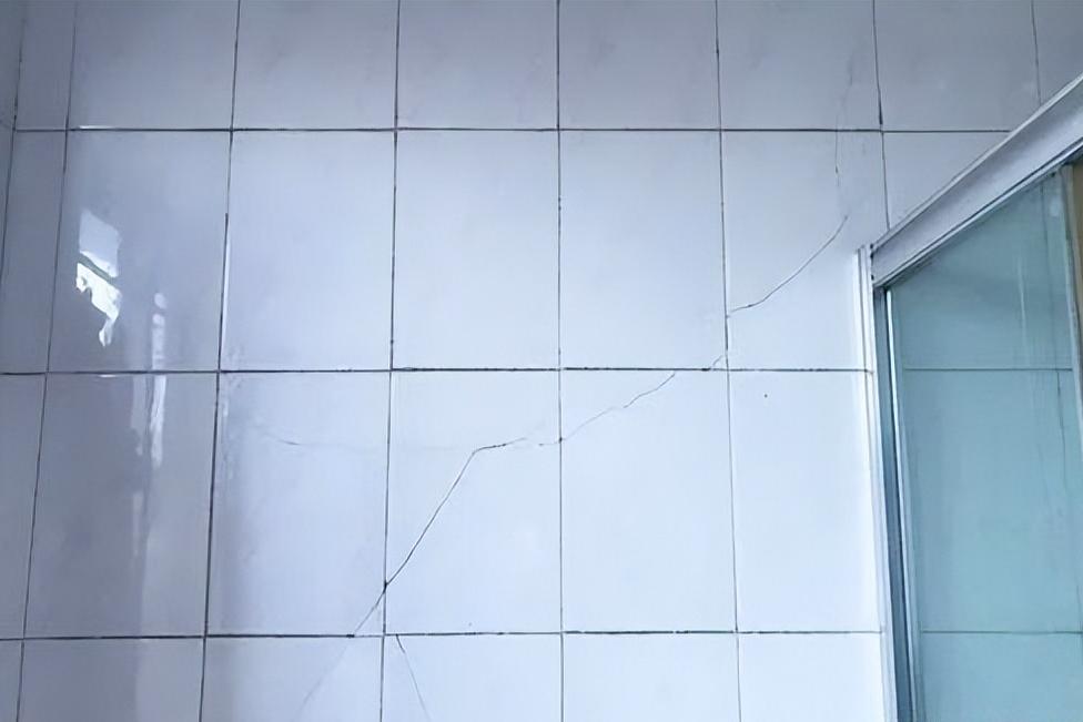 家里瓷砖空鼓怎么修复,美缝可以防止瓷砖空鼓开裂脱落吗