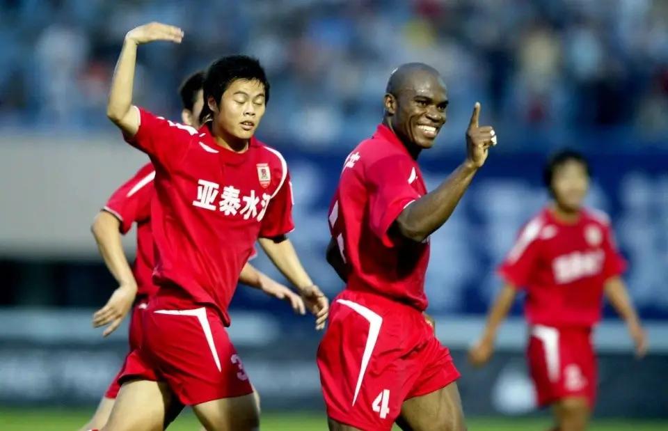 国足大胜长春亚泰,亚泰热身赛引援