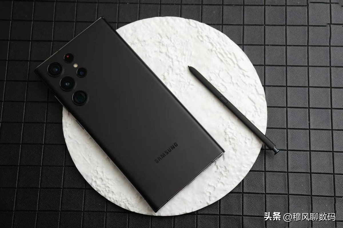 涓夋槦鏃楄埌鏈哄瀷闄嶄环3000澶氬厓,涓夋槦闄嶄环12g鎵嬫満