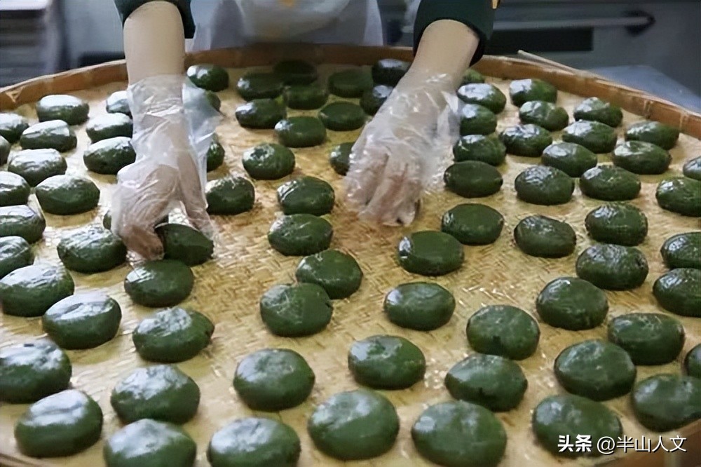 艾粄鸡的客家做法,客家清明习俗艾粄