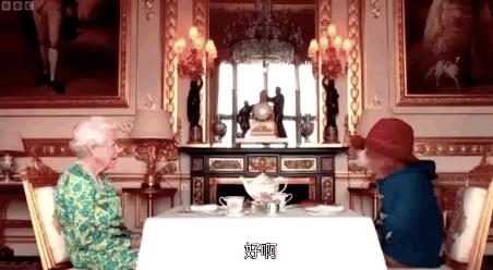 左岩:70周年!女王时尚永不出错的秘籍!大揭秘