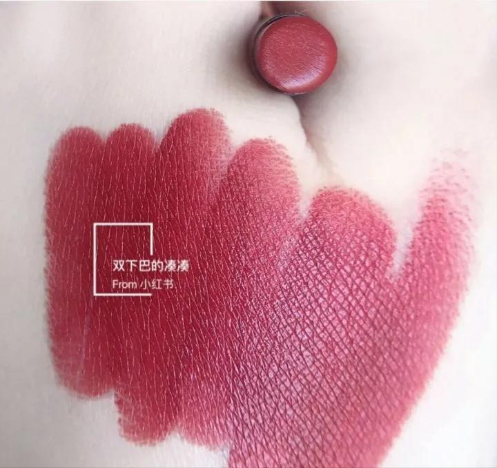 每个女生都不可能只拥有一支口红,女生一生只能买十只口红