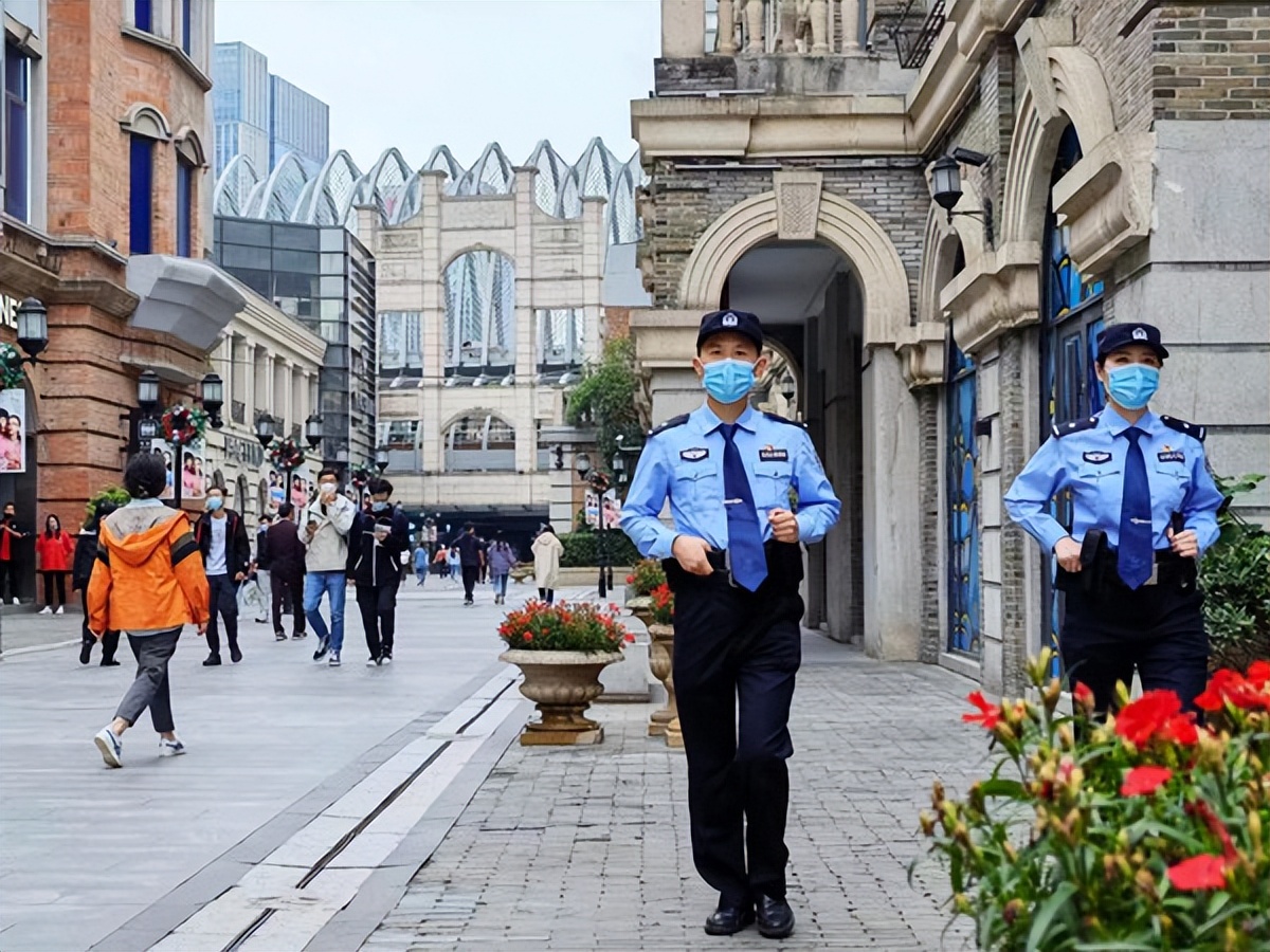 武汉警方大巡控行动初战告捷,全市公安夜间大巡控武汉