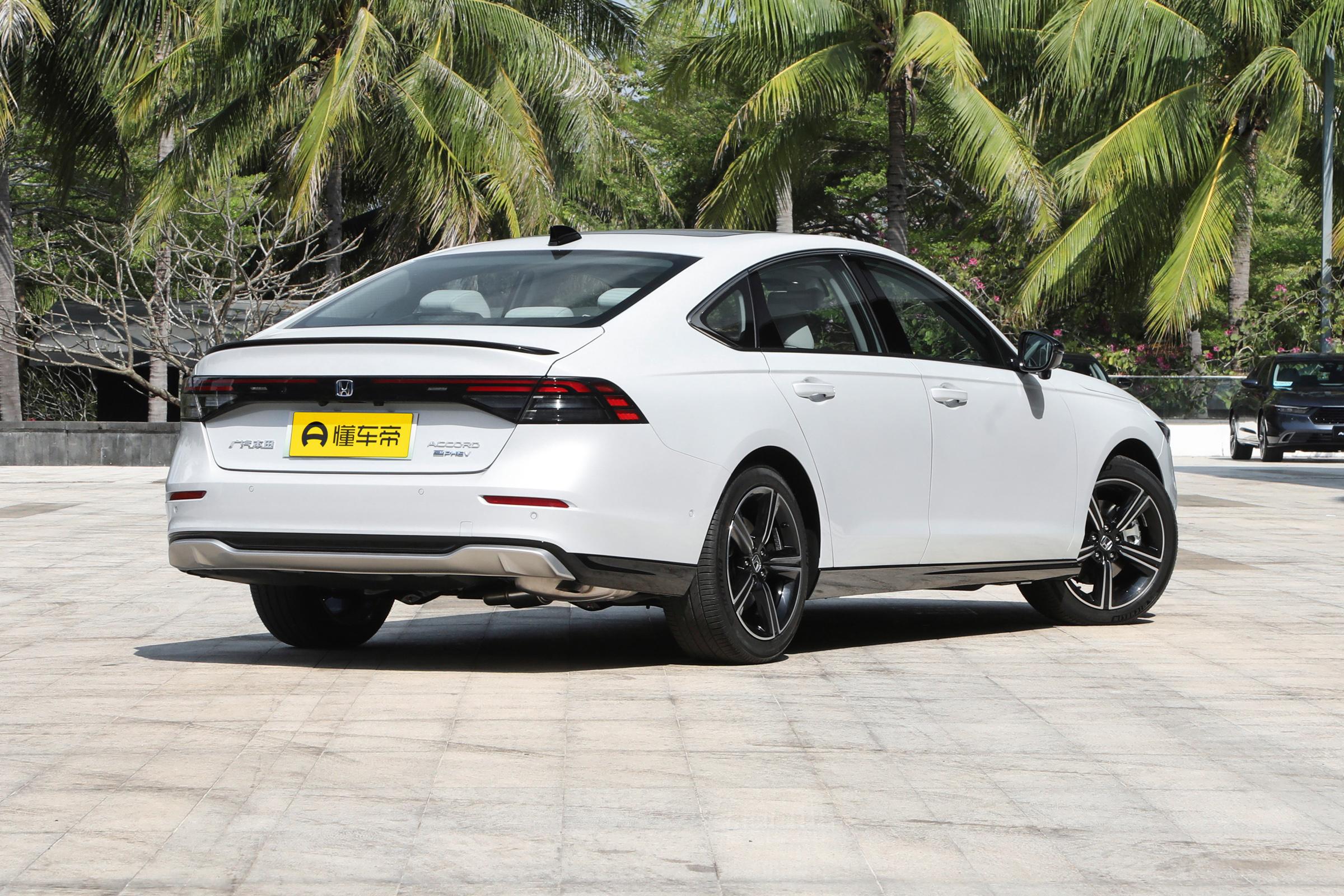 新车售价98万二手仅售19万,售1698-98万元广汽本田雅阁上市