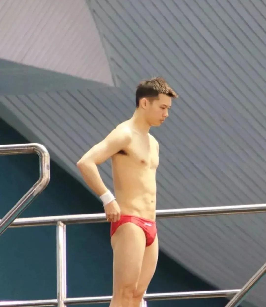 陈艾森双人默契跳水,陈艾森跳水队腹肌