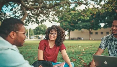 新西兰与澳大利亚留学哪个好,新西兰和澳大利亚留学学费