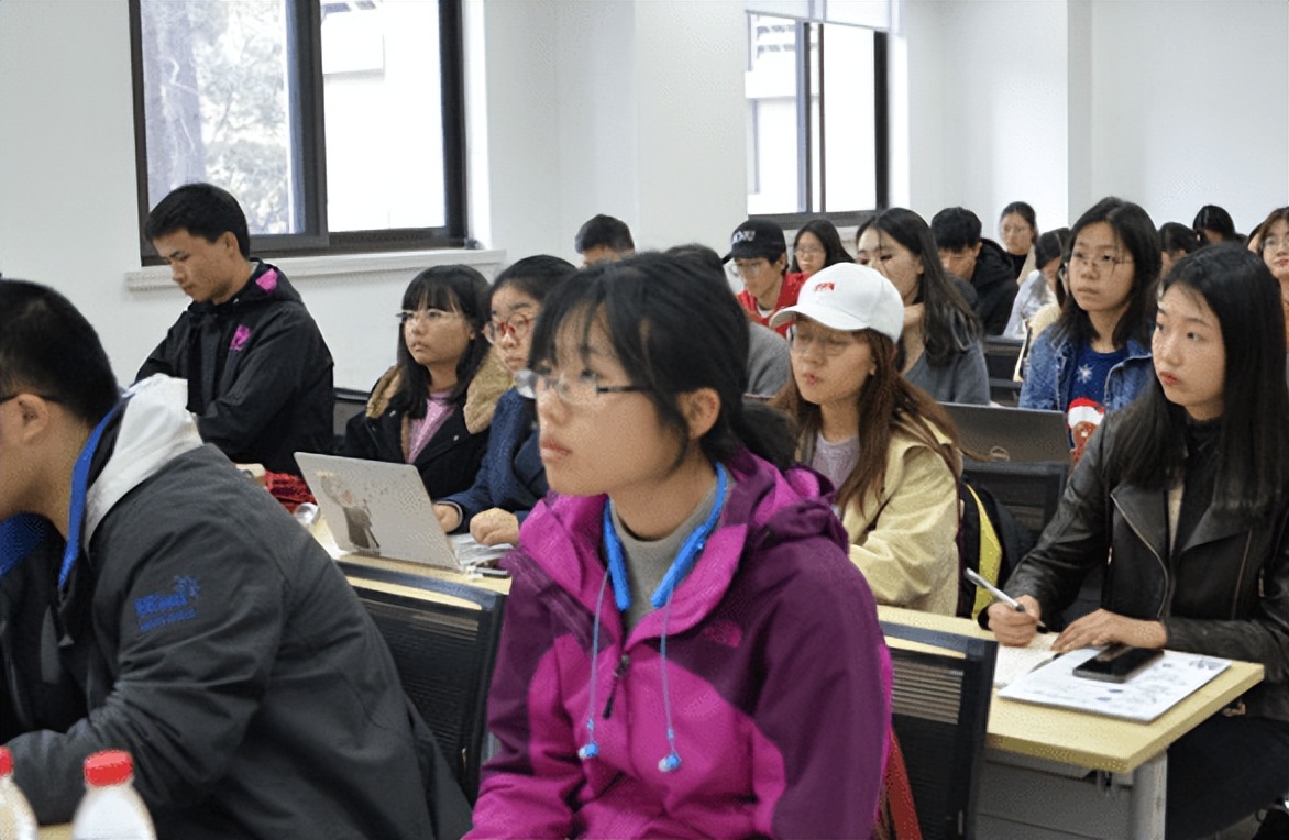 理科文科分数差距很大,文科和理科毕业有什么区别