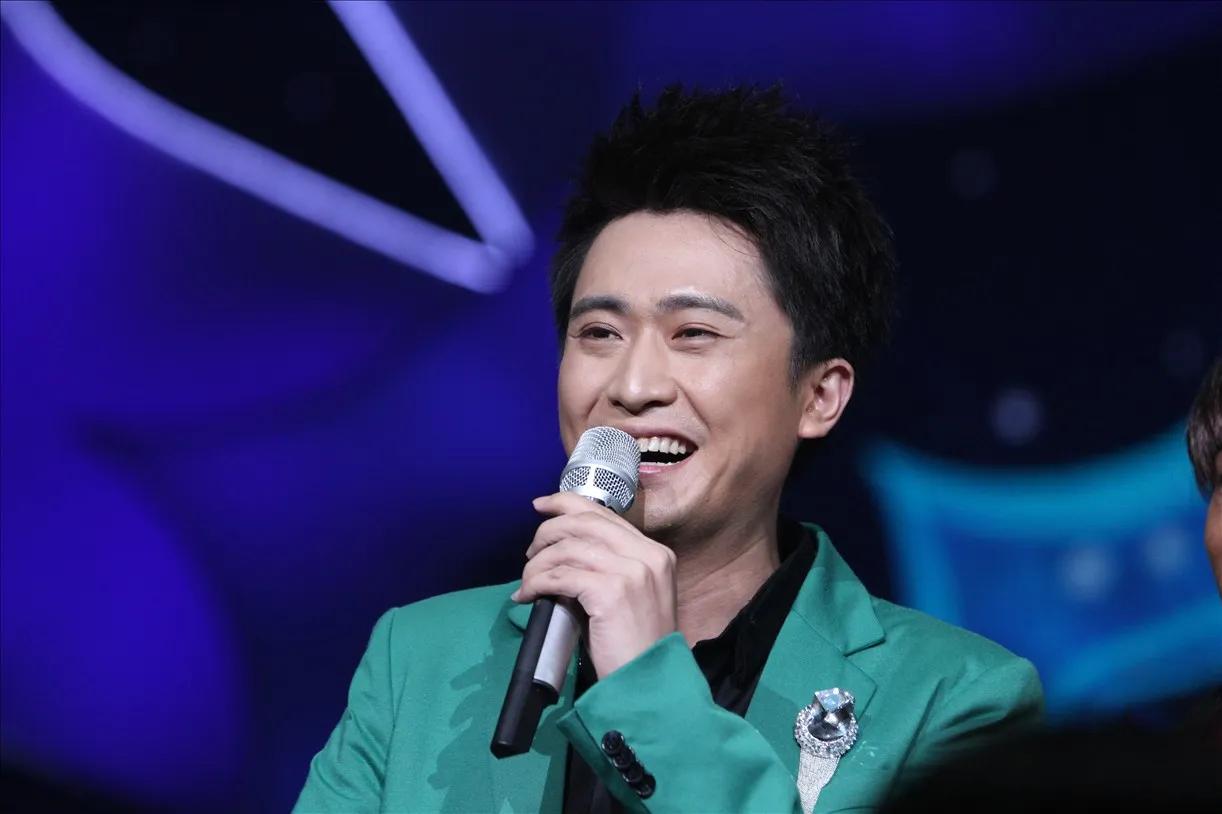 杨帆和妻子李枫哪年结的婚,杨帆妻子李枫简介