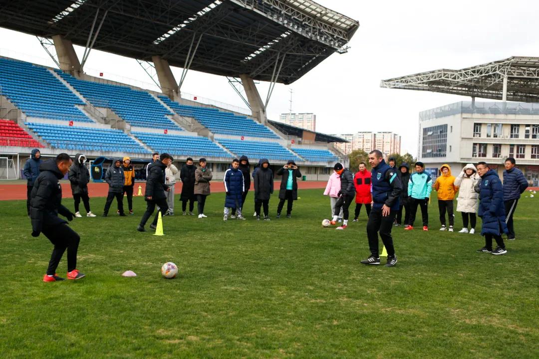 如皋少儿足球培训,如皋校园足球精英训练营