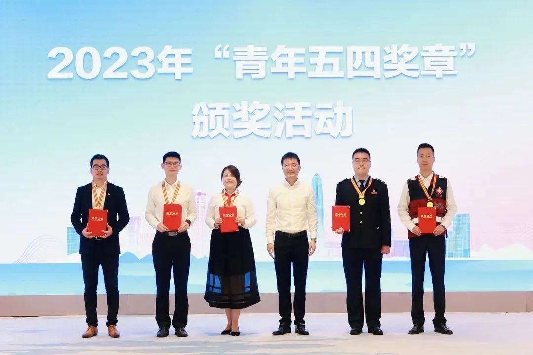 青年与基层的双向奔赴的题目,青年与党的双向奔赴素材