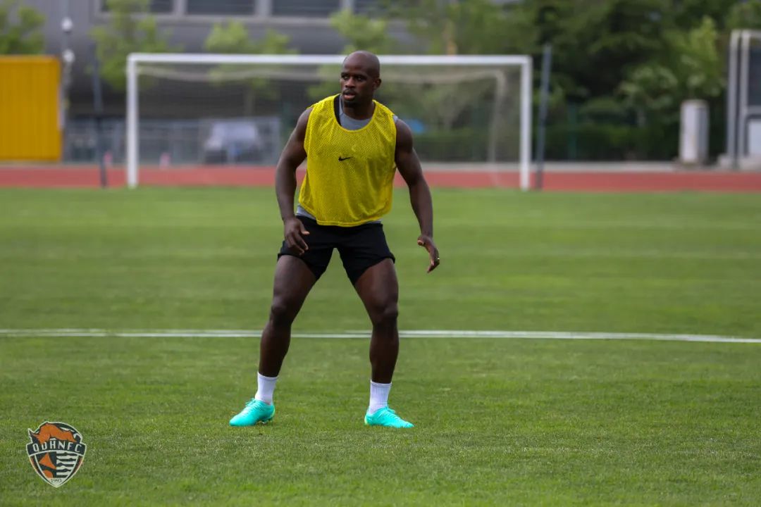 加油努力训练期待蜕变,继续刻苦训练再接再厉