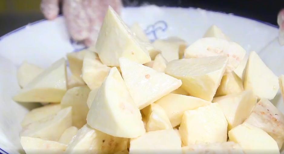 中年女性要少吃糖,要想不显老多吃花青素食物