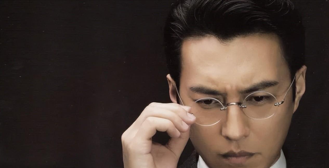 颜值令人发狂的四大男星,4位年轻时颜值逆天的男星