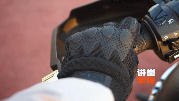 中国军队有战术手套吗,现役配发的战术手套