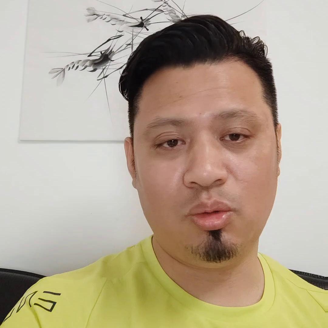 多看富人做什么赚钱。少听穷人说什么思维。盯着黄牛干...