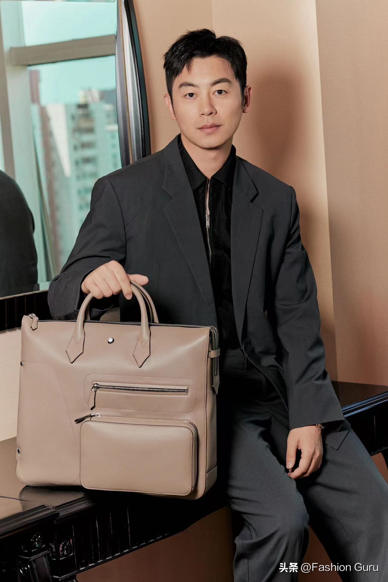 侯明昊、武大靖、朱亚文、张新成、无畏等都用上了万宝龙的包包