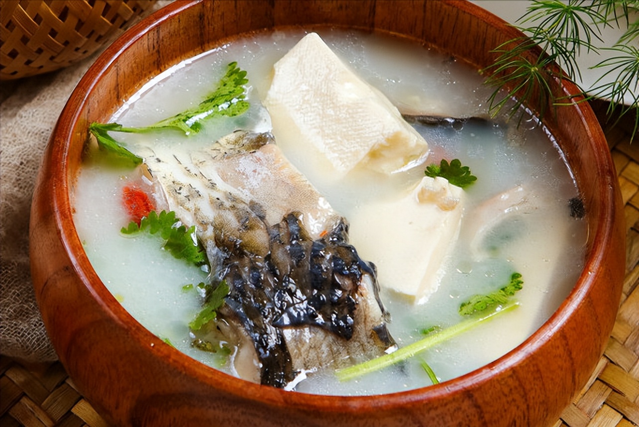 炖鱼汤怎么炖不腥好喝,鱼汤怎么熬才好喝汤不腥