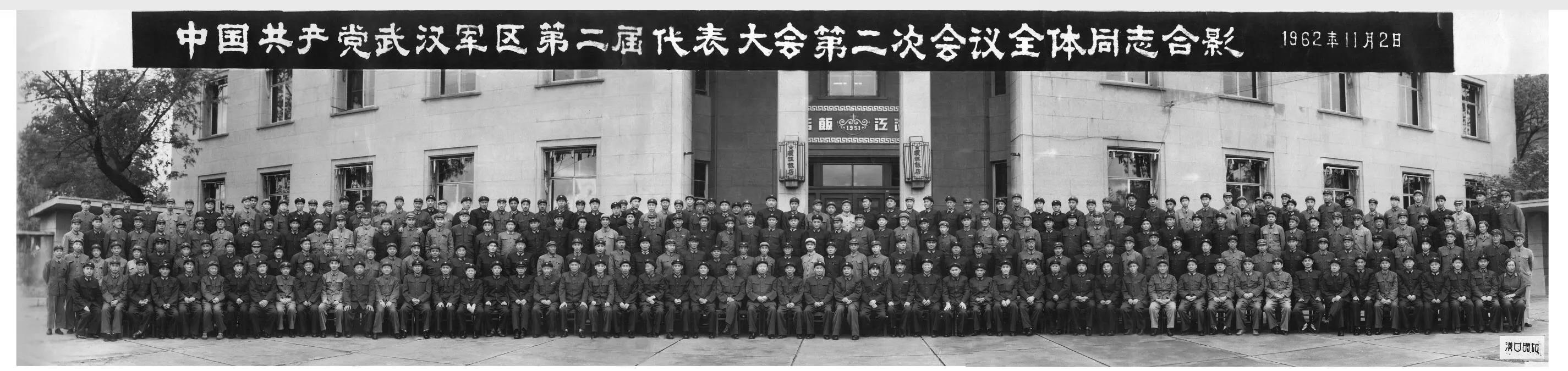 武汉军区曾经有一支“校级军官”组成的篮球队