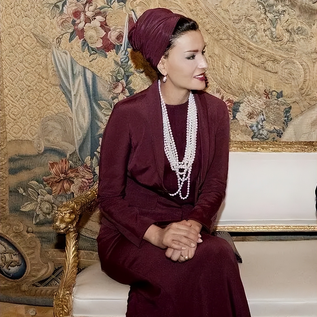 卡塔尔王太后气场,卡塔尔王太后英国女王