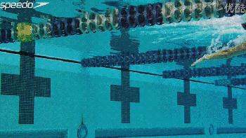 仰泳换自由泳的切换分解动作图解,混合泳仰泳后滚翻动作要领