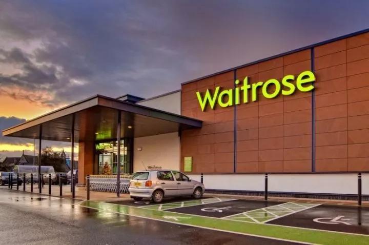 在不同国家和地区,用一百块钱可以买到多少东西?