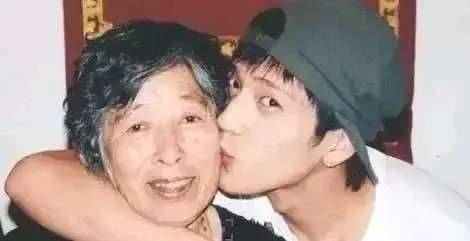 井柏然倪妮分手对此你们怎么看,原谅抛弃自己的父亲