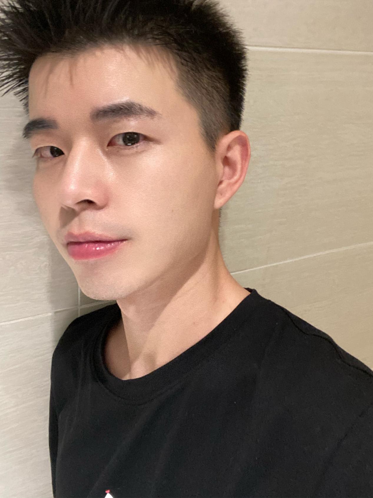 男士洗面奶控油去黑头收缩毛孔,控油美白的男士洗面奶哪个牌子好