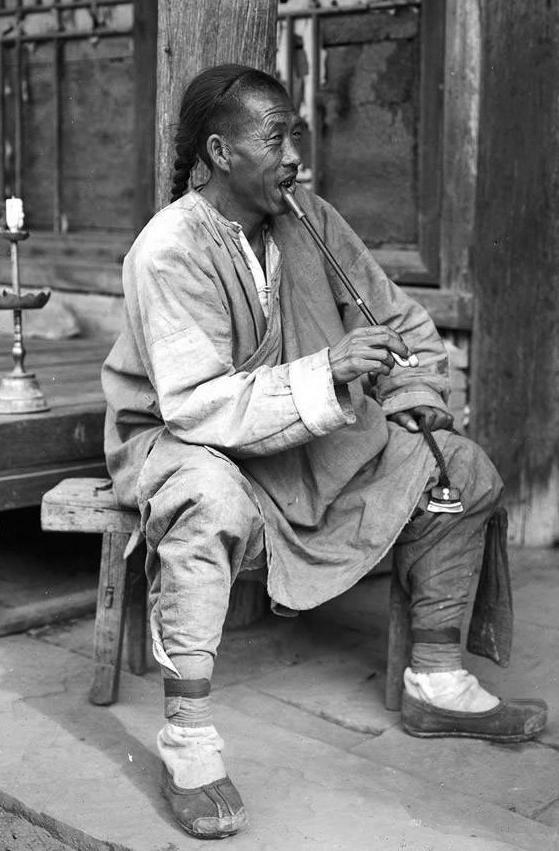 中国为什么禁不了*草烟**?