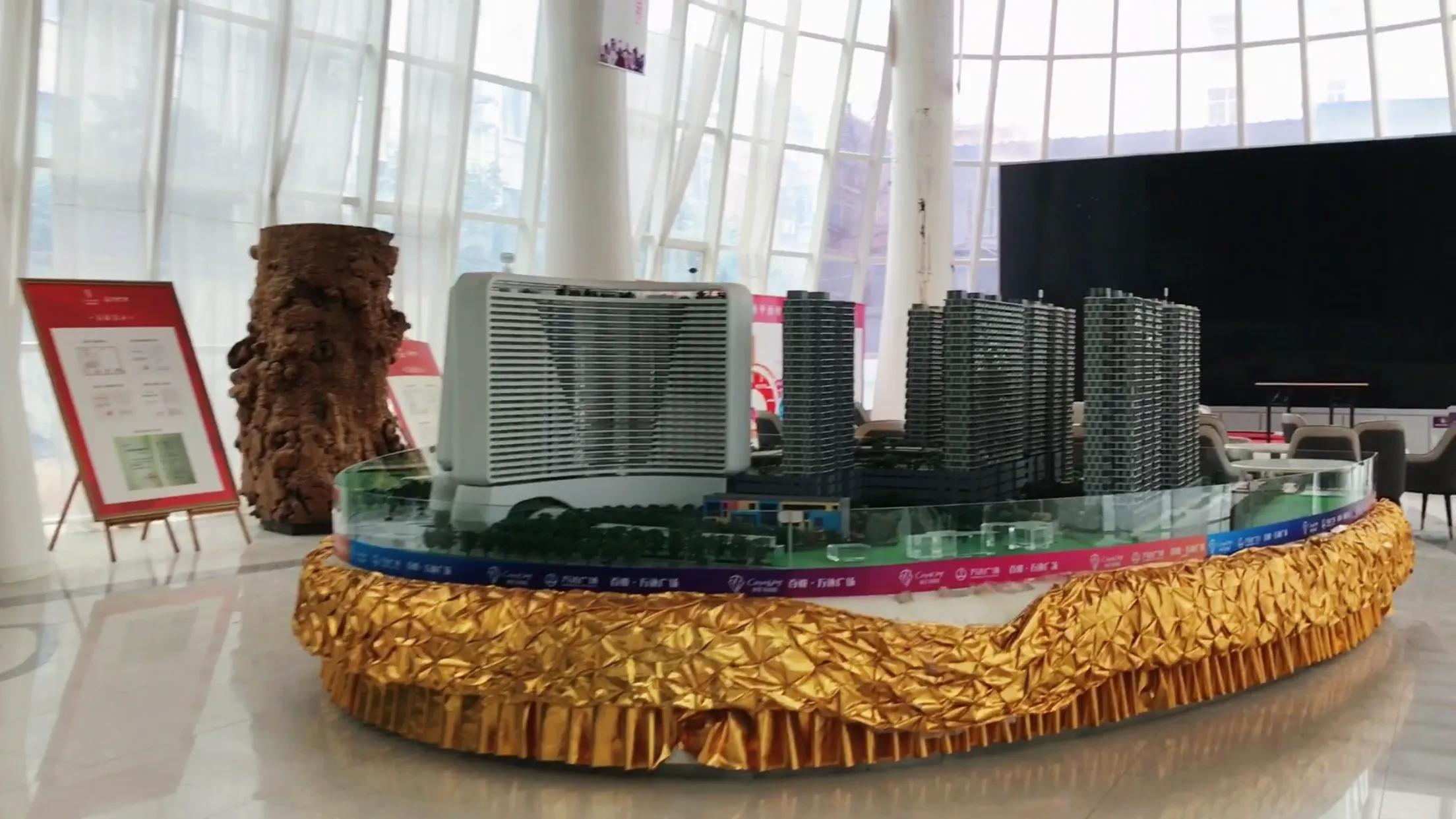 这么好的位置它烂尾了，曾引入中信城开和万达集团，也没救活它