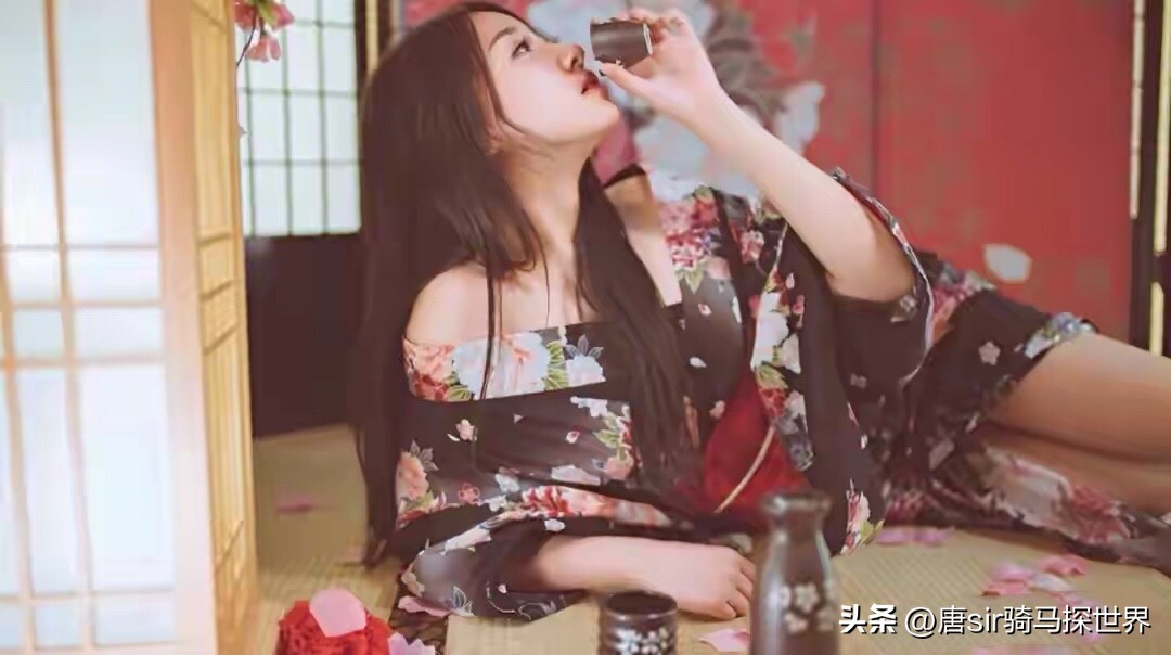 日元贬值给日本人的生活带来重压,日元贬值期间日本人民怎么度过