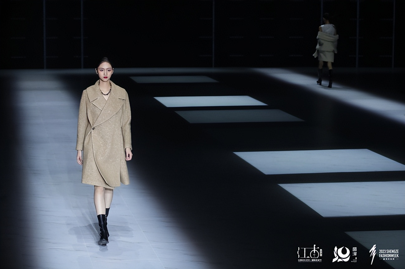 盛泽柳絮荷衣服饰坊,盛泽女装新款