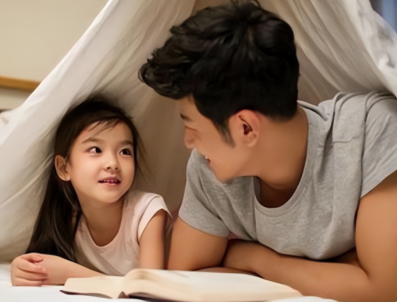 女儿来例假妈妈肚子疼为什么,12岁女儿来例假肚子疼怎么办