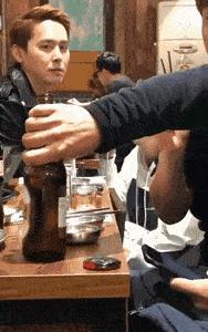 公公给我儿子看病图片,公公陪儿子输液哭了