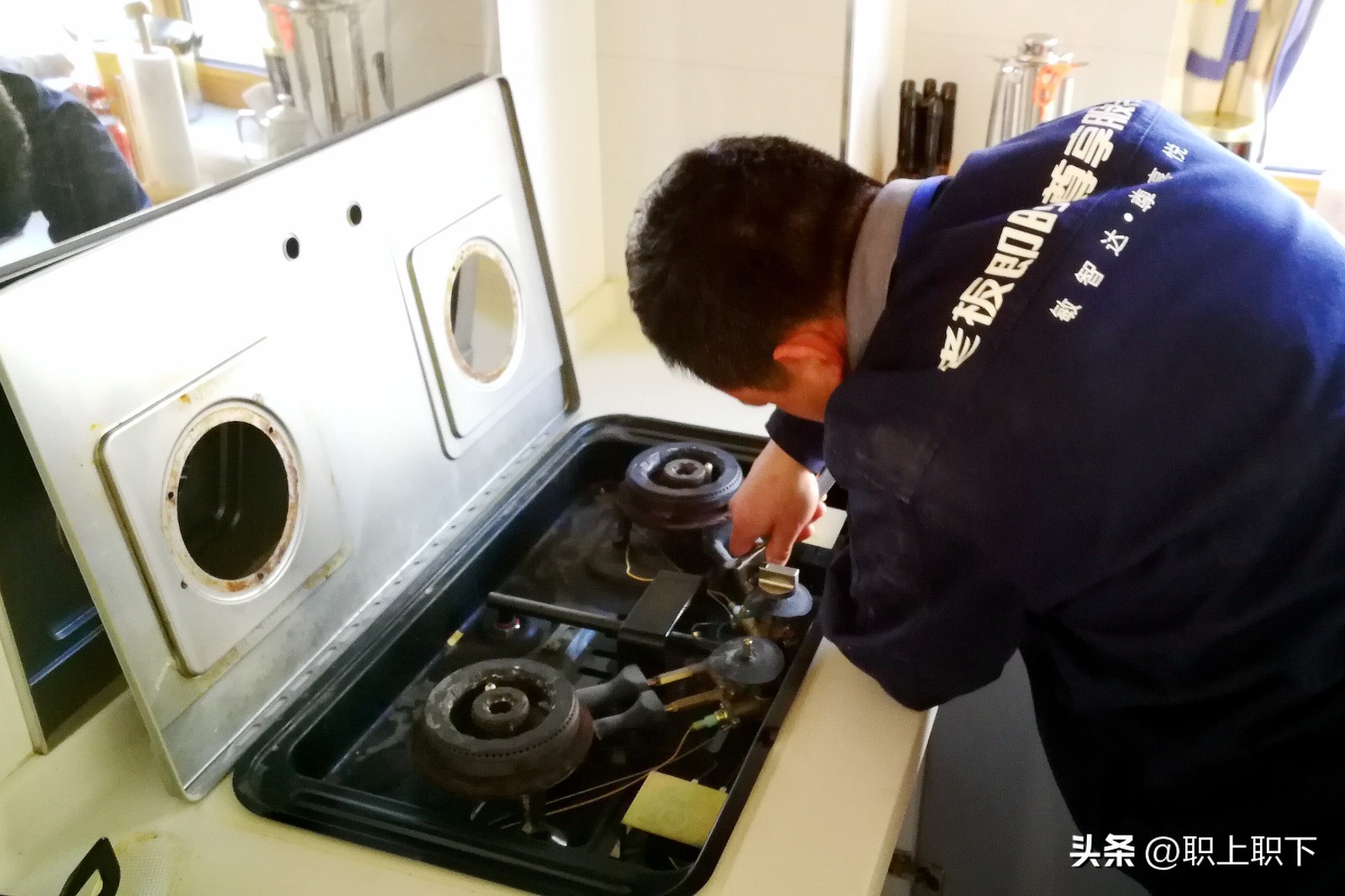 3万个职业伴娘假期五天日薪2000，揭秘那些冷门又赚钱的新职业！