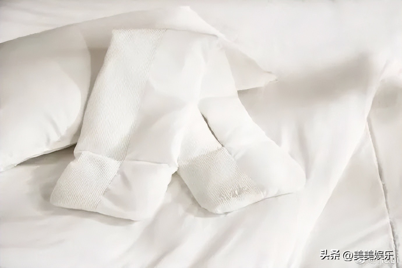 欧阳娜娜自创品牌上线，成本60块浴袍卖988，网友：割韭菜