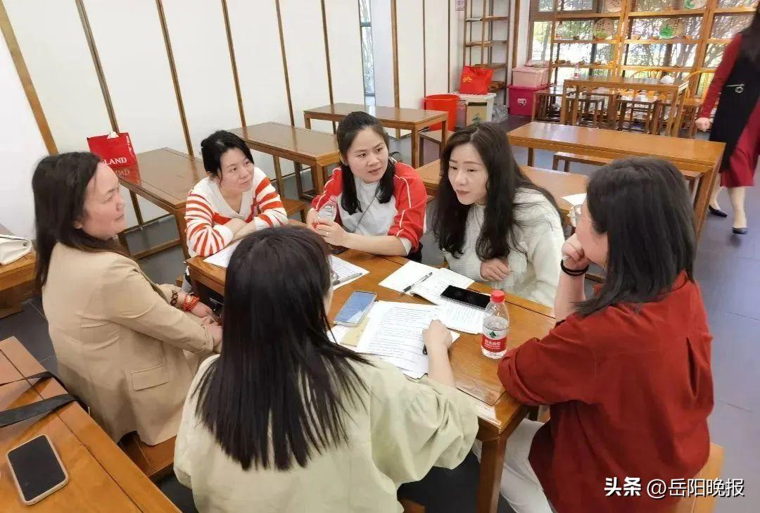 岳阳楼区高中英语复习备考策略与经验交流暨学科联盟活动策划讨论会在市外国语学校举行