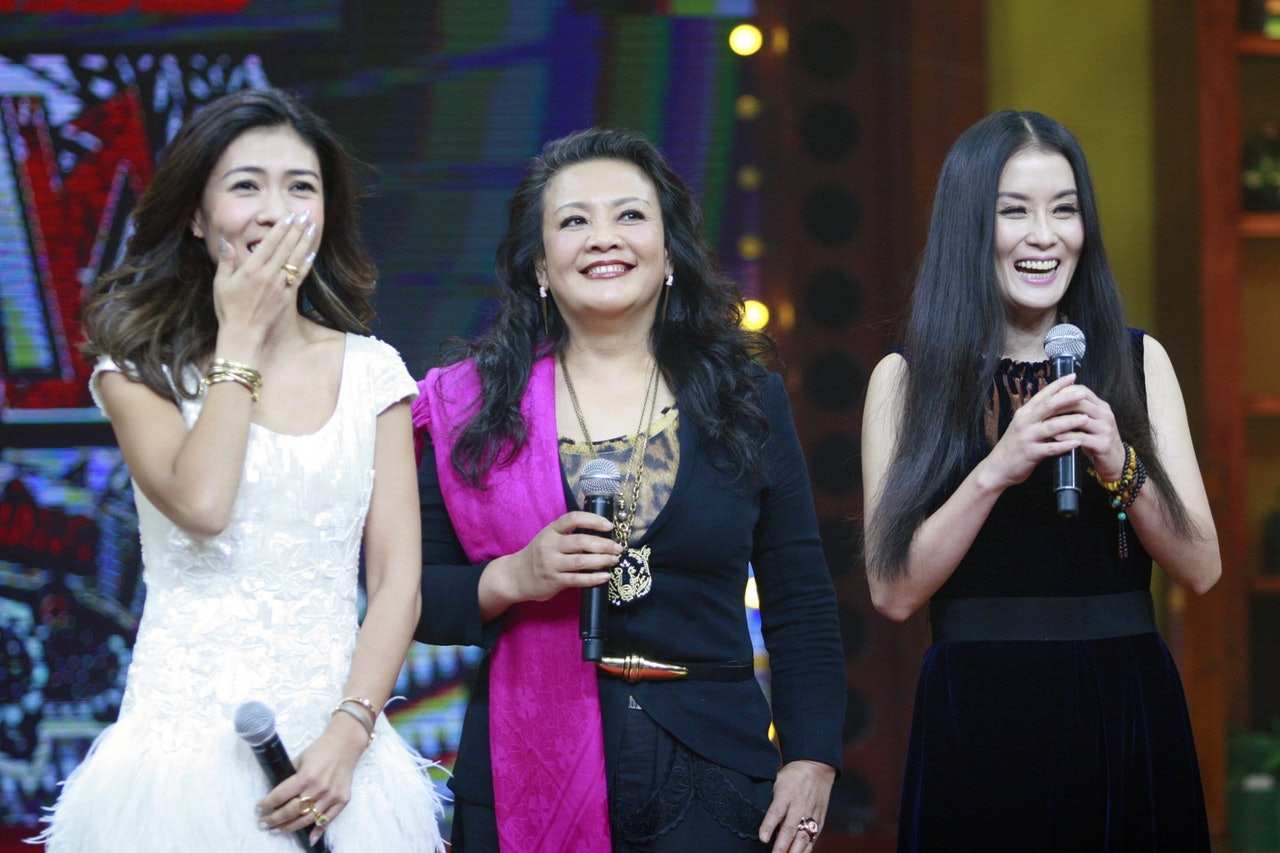 张兰上台演讲说一无所有,张兰经历过失败以后现在的身价