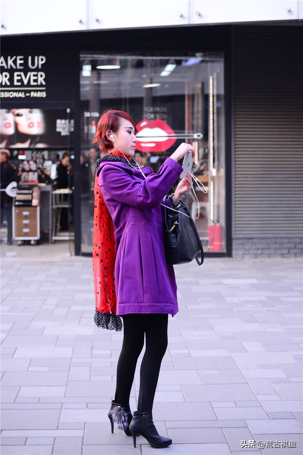 短靴配裙子轻松显气质时尚,穿高跟短靴冬季适合的衣服