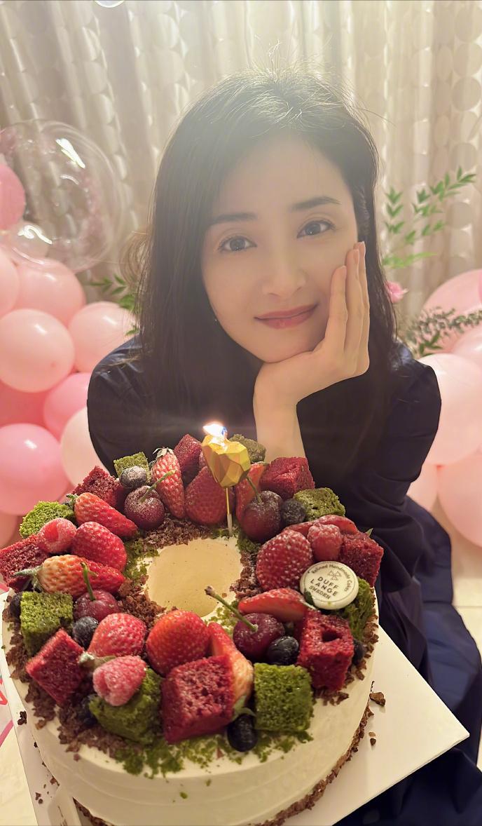 蒋欣与董洁,蒋欣瘦成杨幂