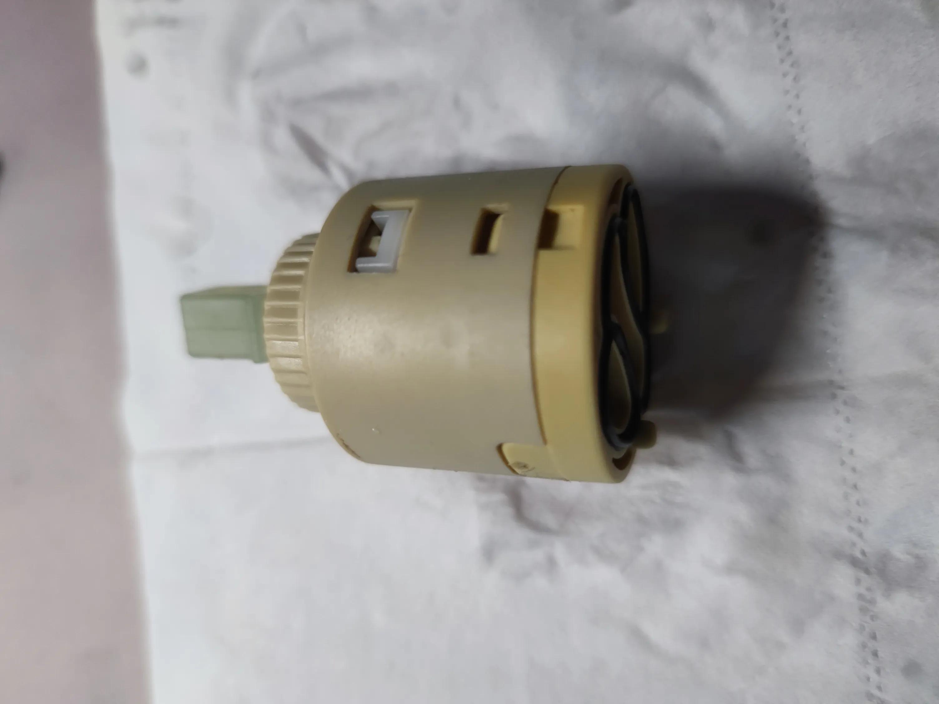 淋浴水龙头一直漏水,水龙头漏水自己修理