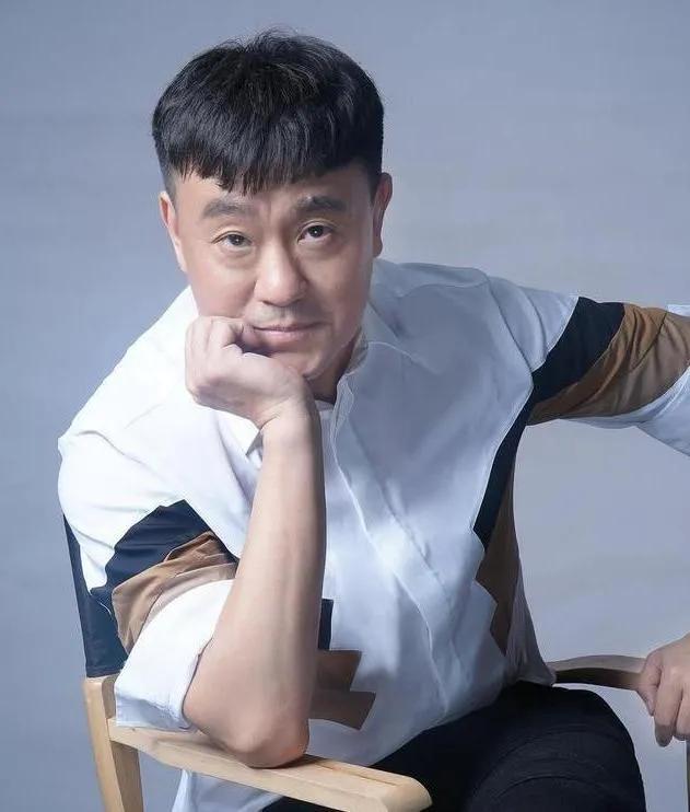 24年后再看何冰，才明白一顿饭就把老婆娶回家，到底有多幸运