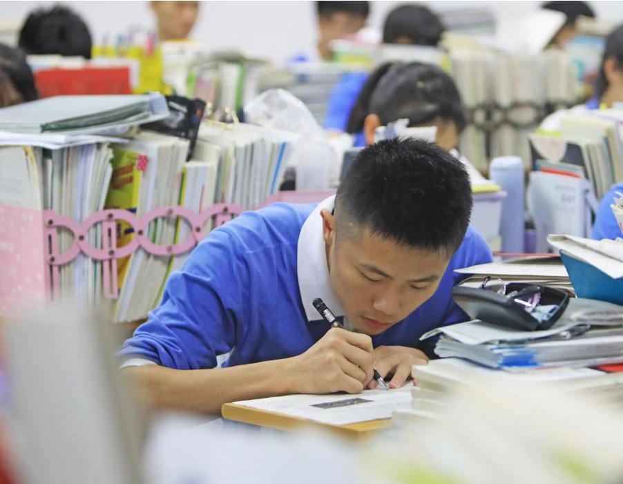 在中国考上清华北大意味着什么,在中国考上一本意味着什么