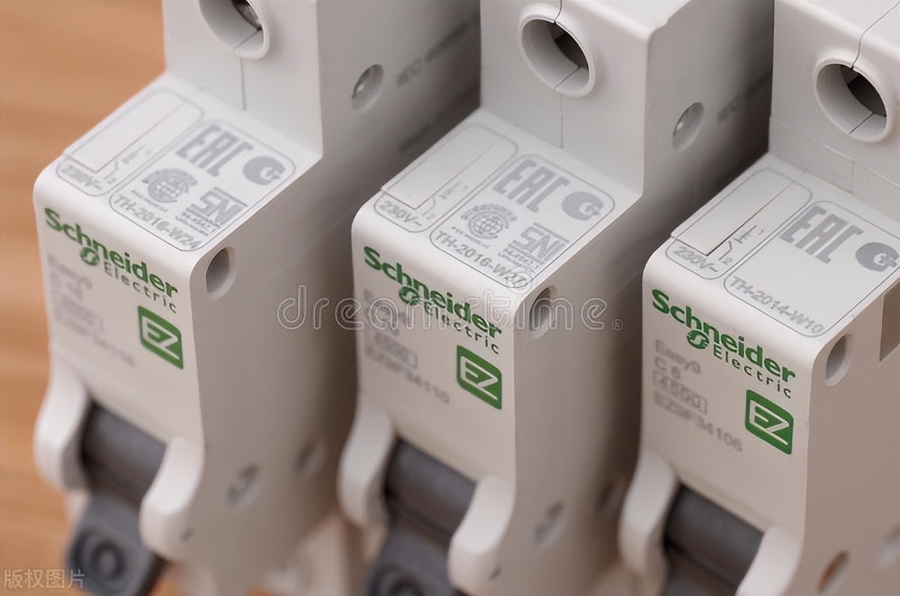 家庭电路开关跳闸原因,家中总开关跳闸的原因和解决方法