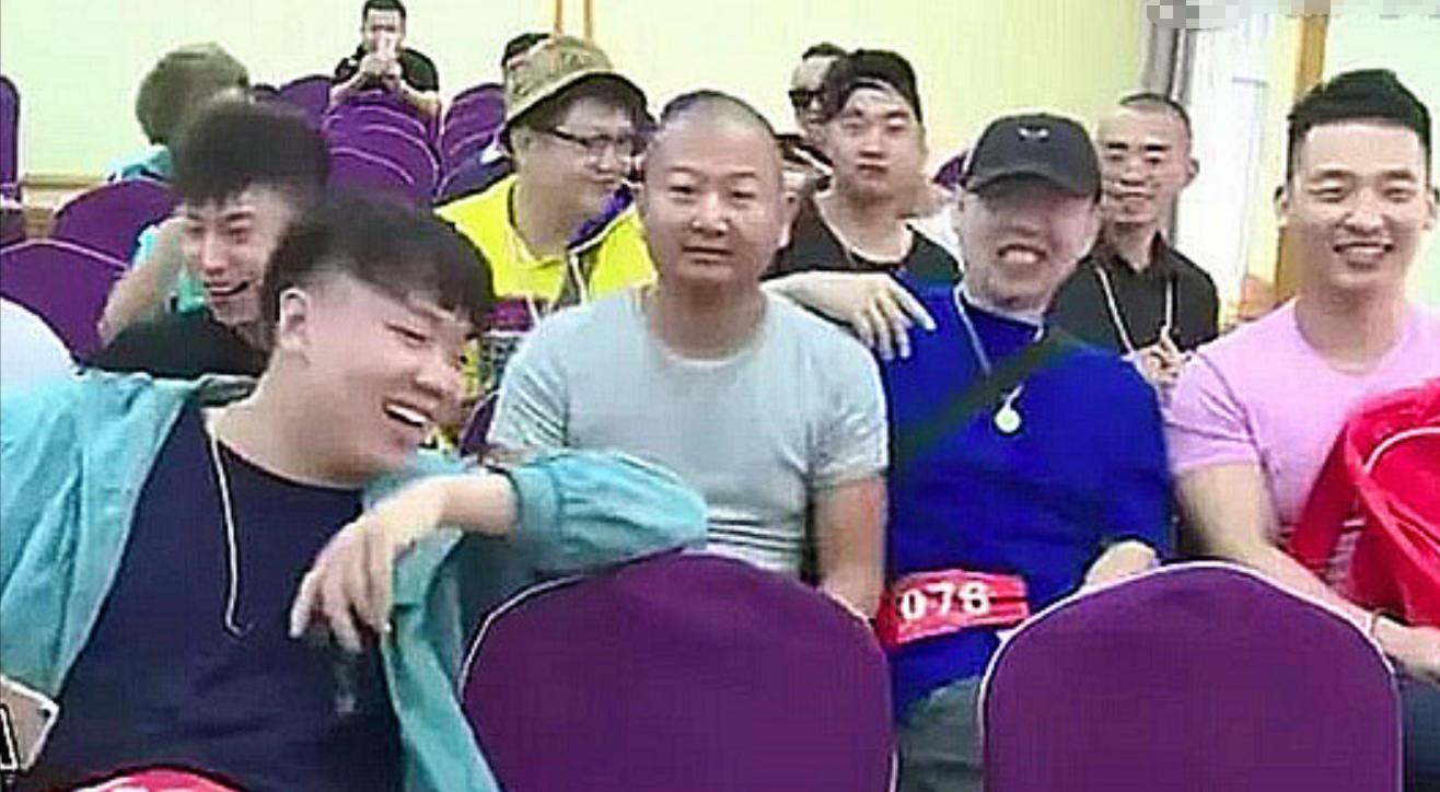 网红阿giao真实收入,阿giao直播被怼崩溃