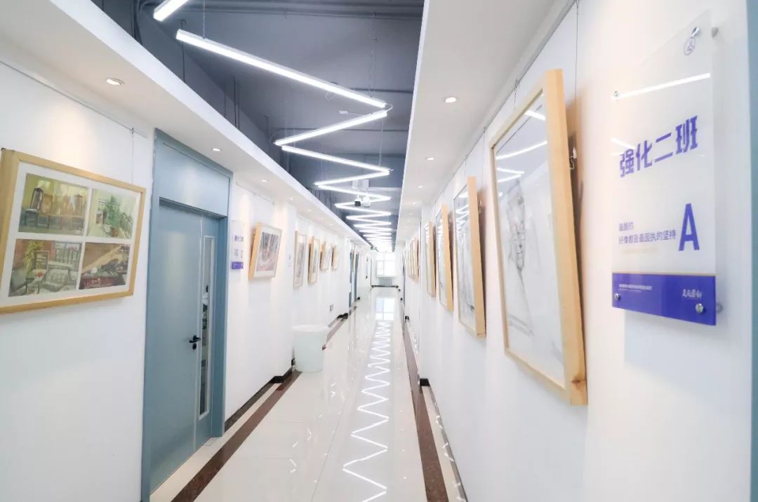 鍖楁牸缇庤嫅鑹洪懌,缇庤嫅鑹洪懌鐢诲