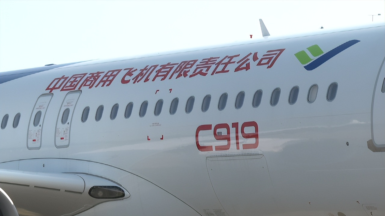 俄乌冲突、中美博弈下，一文看尽本届珠海航展防务亮点|凤凰聚焦