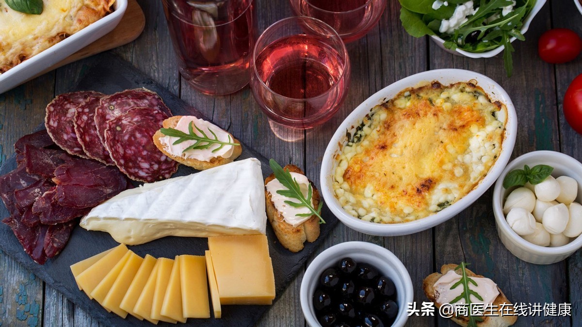 糖尿病人吃东西会有什么症状,糖尿病管住嘴迈开腿