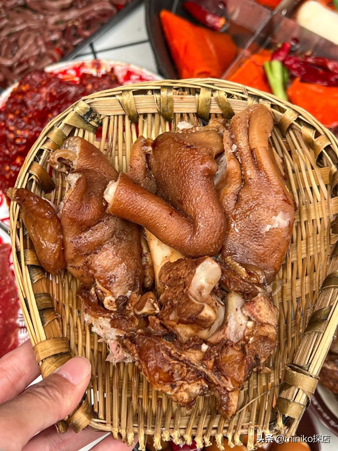 来成都必吃的火锅辣到极点,成都美食攻略十大必吃火锅排行榜