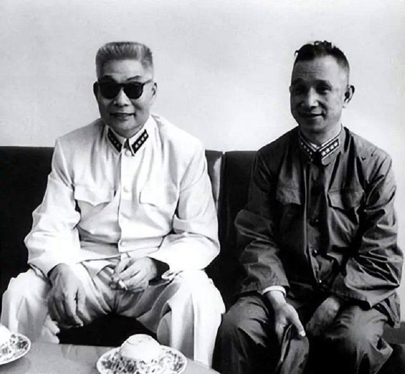 87年肖劲光看电视时大发雷霆，质问*华清刘**：谁说中国不准备建航母