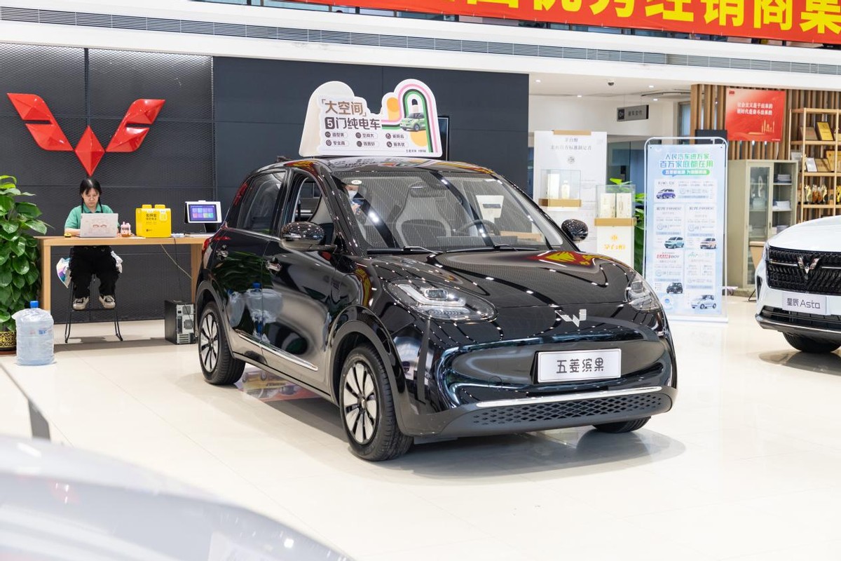 新款五菱缤果外观,外观炫酷续航里程高的新能源汽车